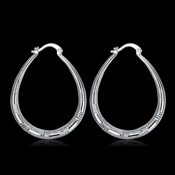 Gorgeous .925 Sterling Silver Oval Hanging Hoop Earrings With Pattern - Picture 9 of 11
